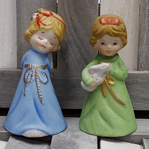 Vintage set of 2 1978 Jasco Bashful Belle is - Picture 1 of 6